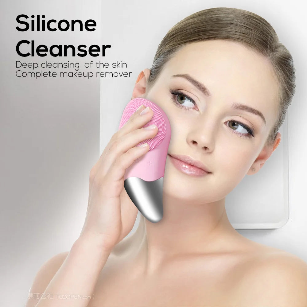 Rechargeable Silicone Facial Cleansing Brush – Gentle Exfoliation & Deep Clean Skincare Tool